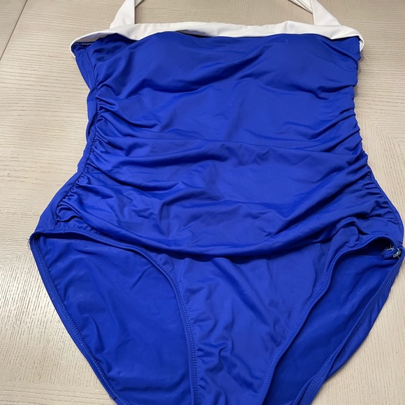 Ralph Lauren Navy & White Swimsuit with ruched sides is size 14 - Picture 2 of 7